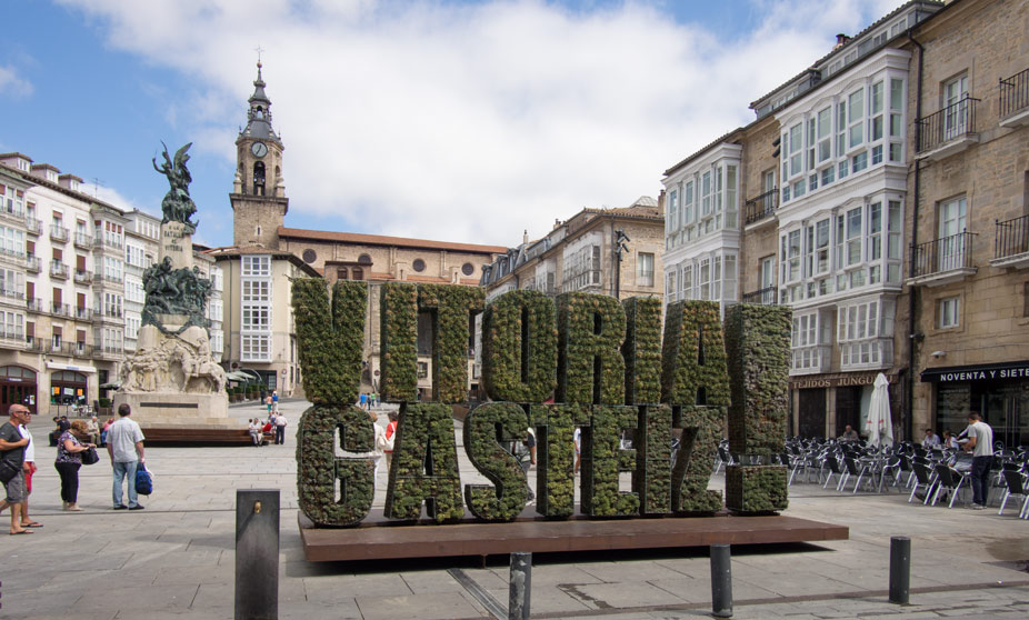 virgen-blanca-square-plaza